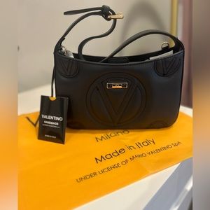 Valentino by Mario Valentino Kai Magnus Signature